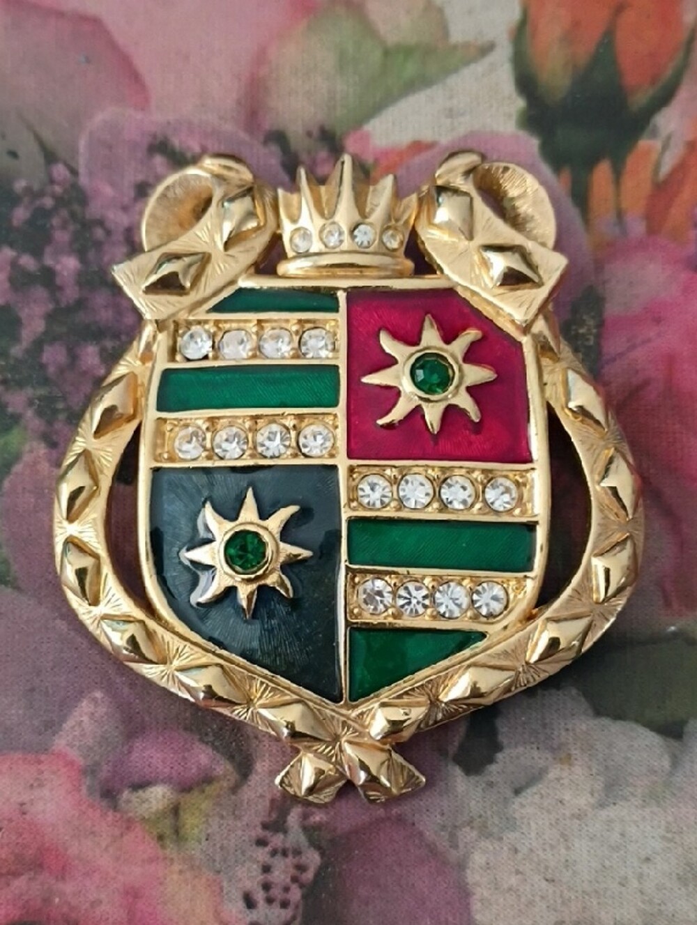 ❤️SWAROVSKI Retired Crystal Badge Pin Brooch